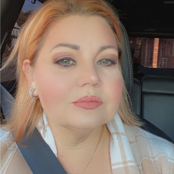 Meet your Posher, Anya - Picture 1 of 1